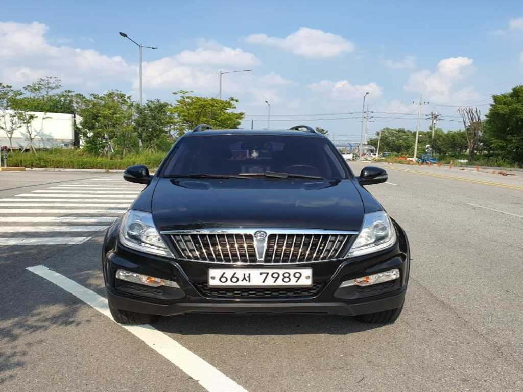KG모빌리티(쌍용) 렉스턴 렉스턴W 2.0  4WD RX7 럭셔리 이미지 3