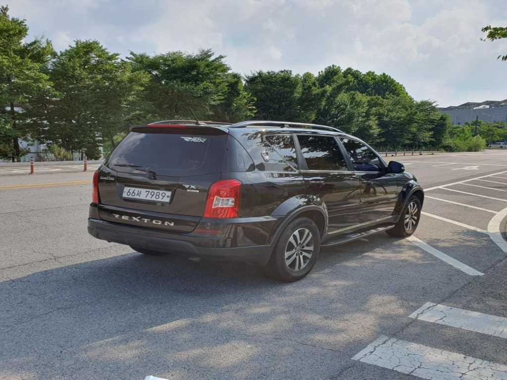 KG모빌리티(쌍용) 렉스턴 렉스턴W 2.0  4WD RX7 럭셔리 이미지 5