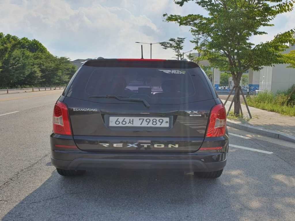 KG모빌리티(쌍용) 렉스턴 렉스턴W 2.0  4WD RX7 럭셔리 이미지 6