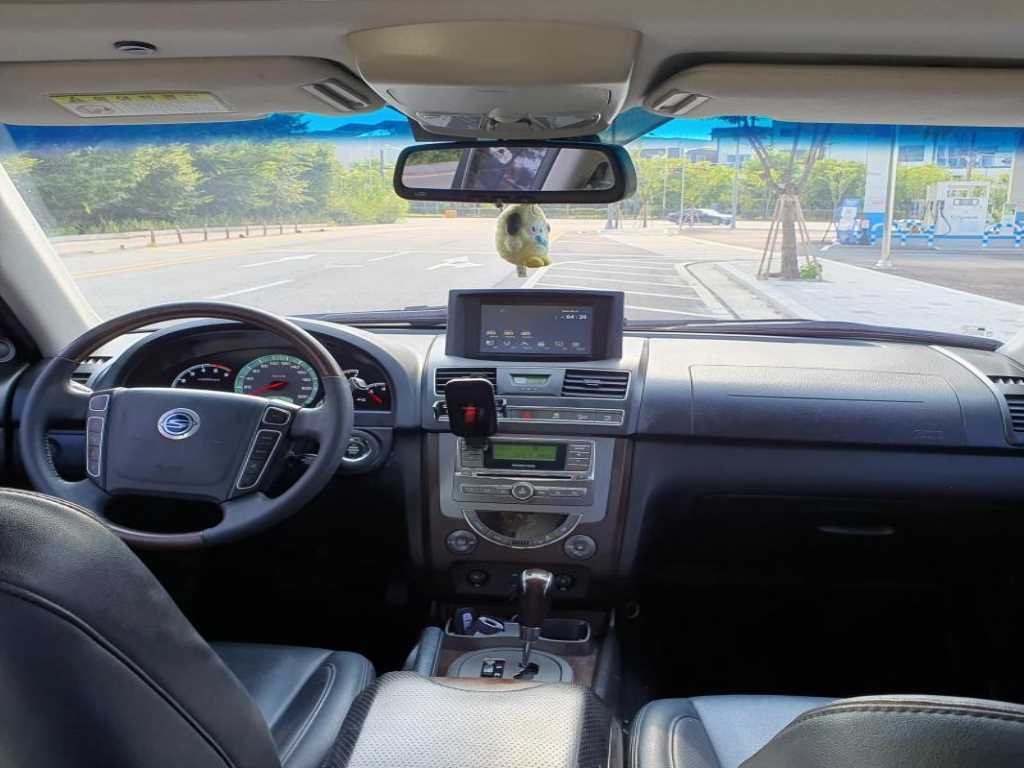 KG모빌리티(쌍용) 렉스턴 렉스턴W 2.0  4WD RX7 럭셔리 이미지 7