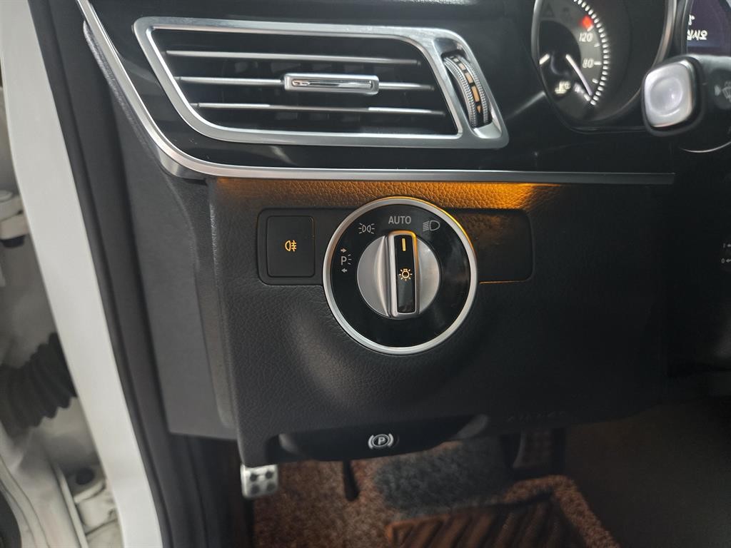 벤츠 E 클래스 E-클래스 W212 E220 블루텍 아방가르드 이미지 11