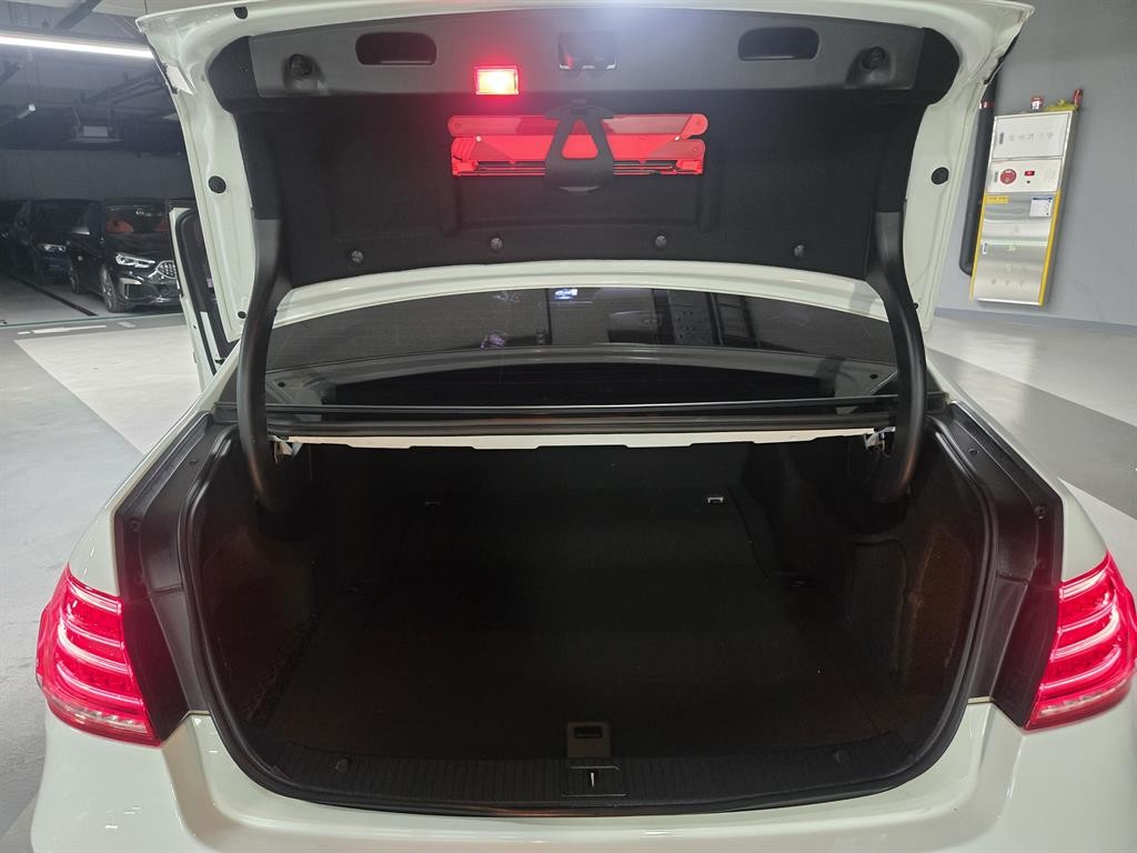 벤츠 E 클래스 E-클래스 W212 E220 블루텍 아방가르드 이미지 17