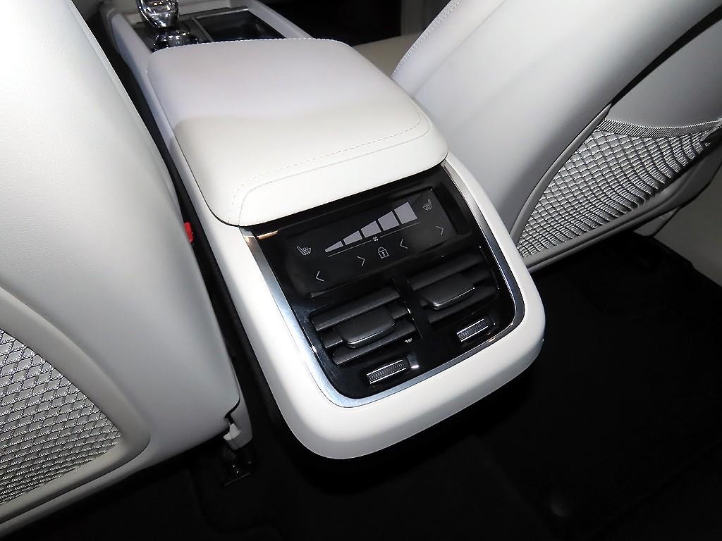 볼보 XC60 XC60(2세대) B6 AWD 울트라 브라이트 이미지 15