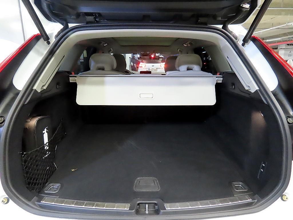 볼보 XC60 XC60(2세대) B6 AWD 울트라 브라이트 이미지 17