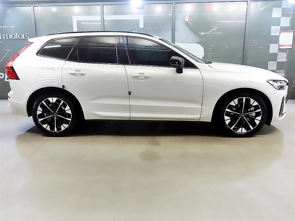 볼보 XC60 XC60(2세대) B6 AWD 울트라 브라이트 이미지 3