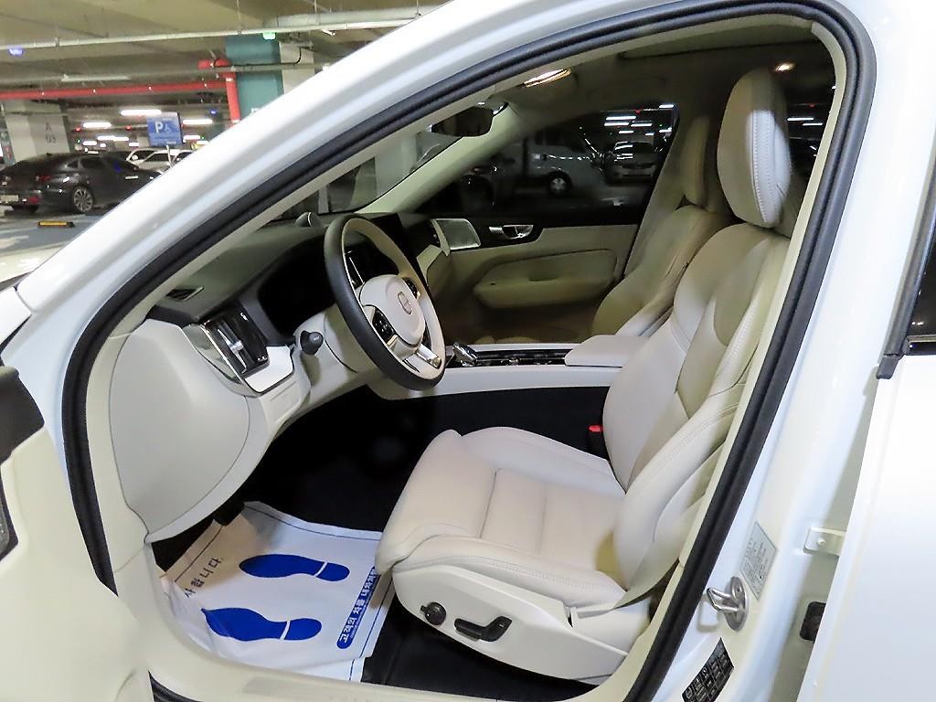 볼보 XC60 XC60(2세대) B6 AWD 울트라 브라이트 이미지 6