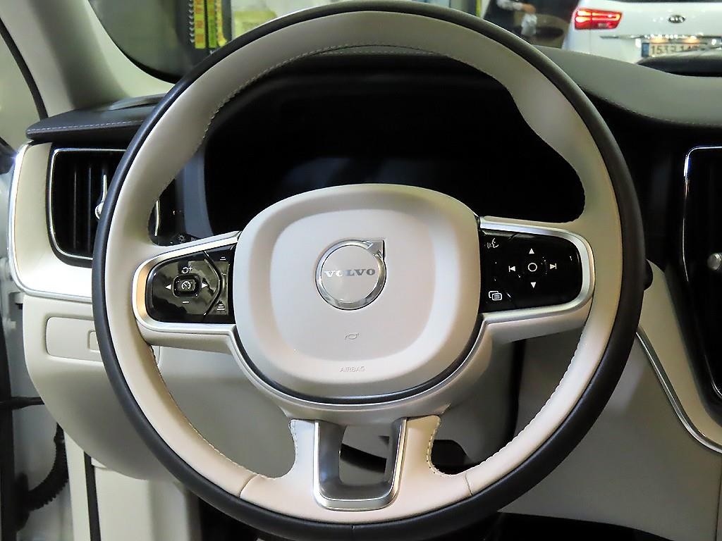 볼보 XC60 XC60(2세대) B6 AWD 울트라 브라이트 이미지 8