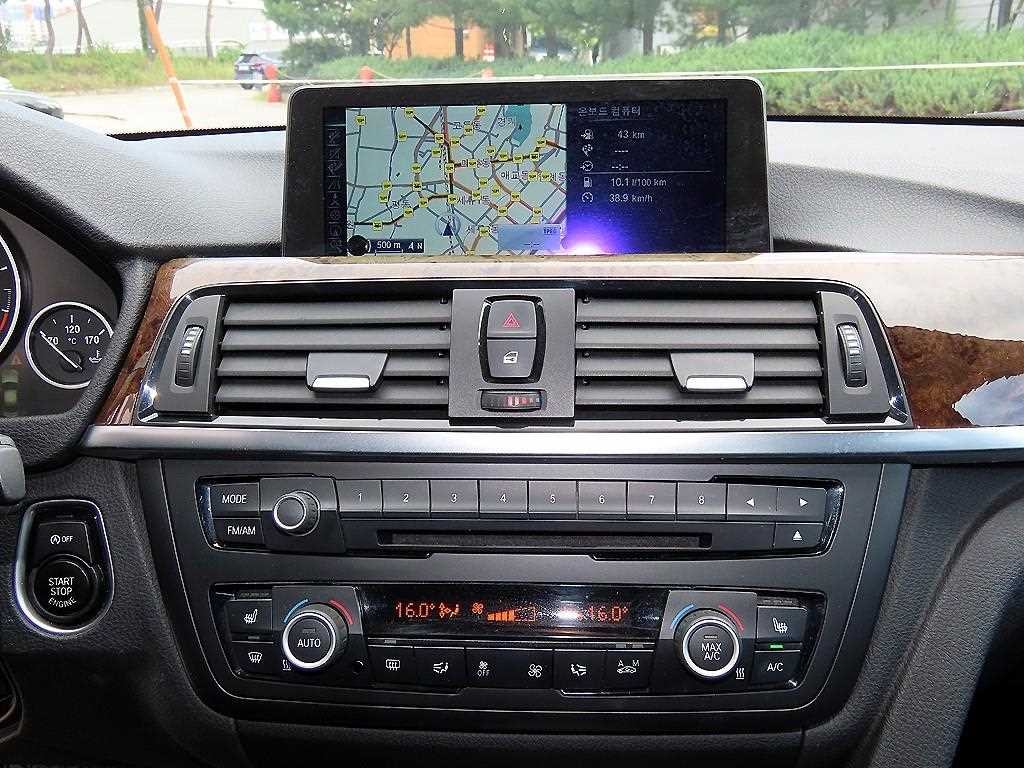 BMW 3시리즈 3시리즈 (F30) 320i 이미지 13