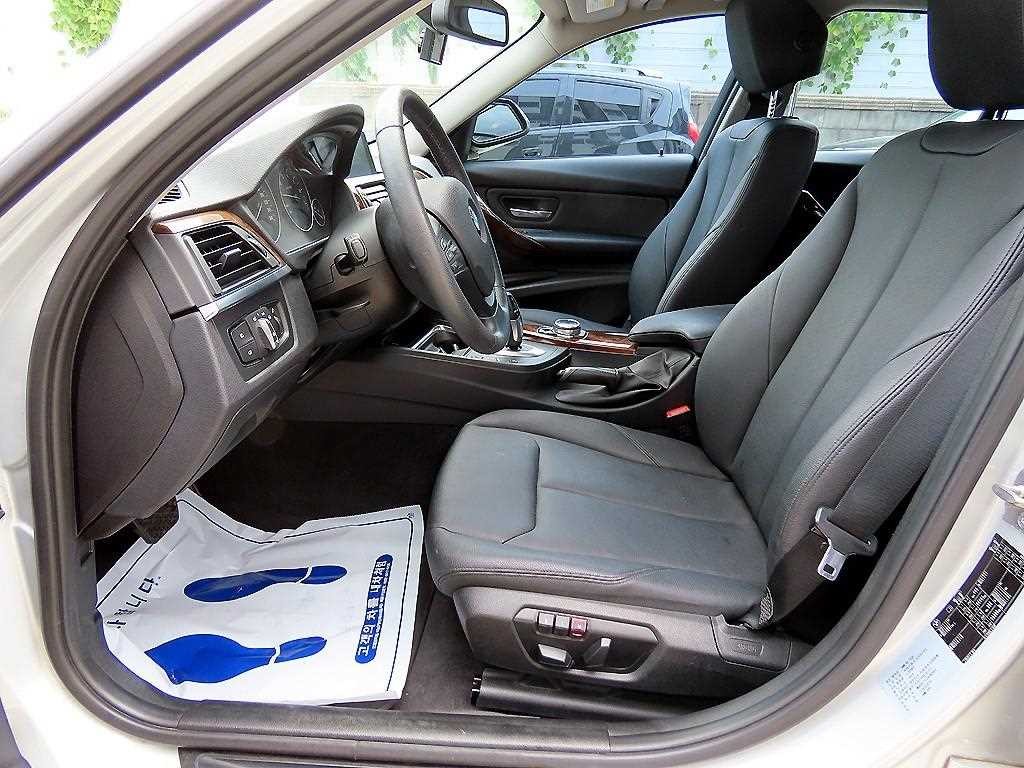 BMW 3시리즈 3시리즈 (F30) 320i 이미지 5