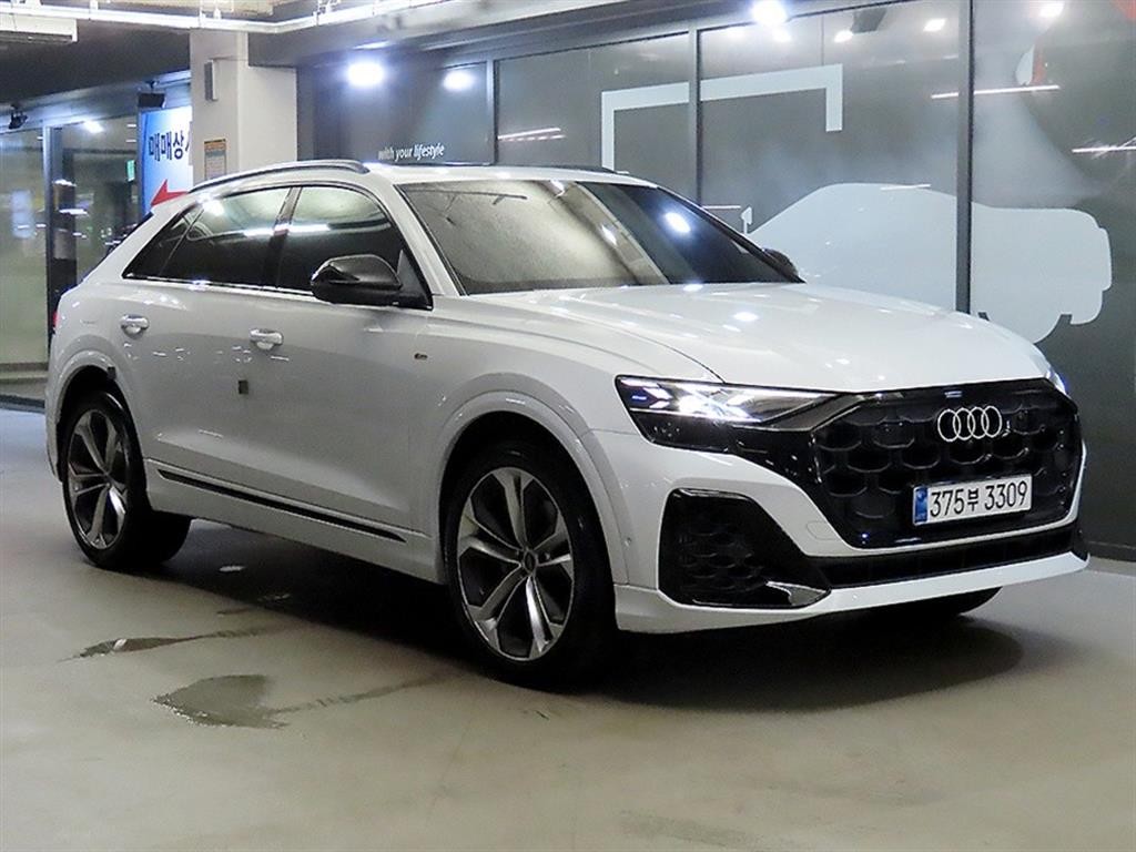 아우디 Q8 55 TFSI 콰트로 프리미엄 이미지 1