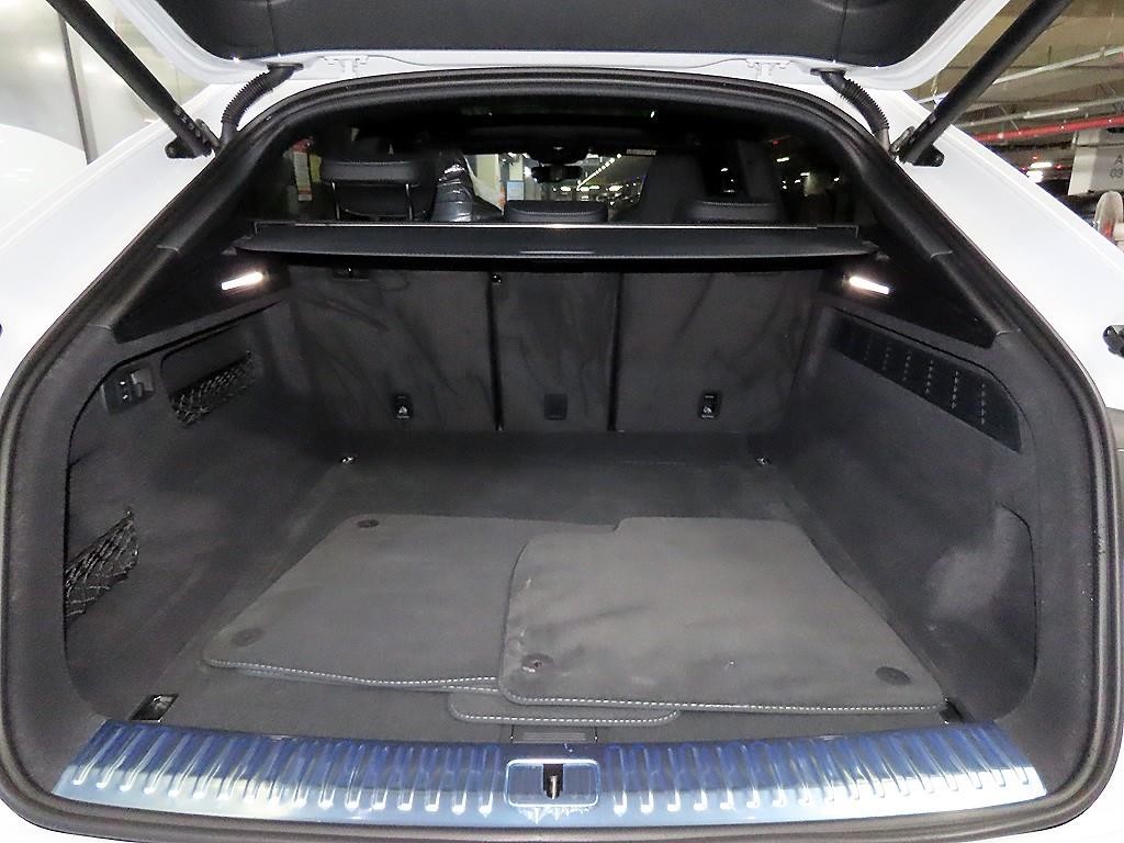 아우디 Q8 55 TFSI 콰트로 프리미엄 이미지 16