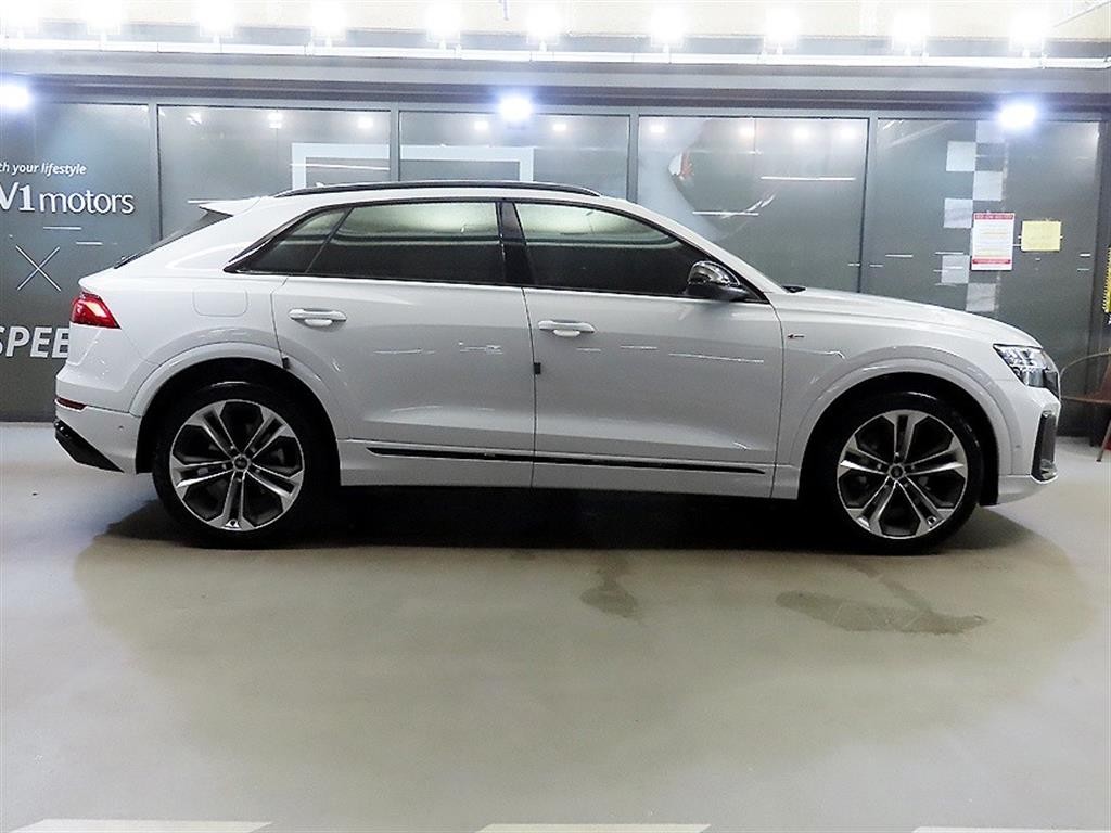 아우디 Q8 55 TFSI 콰트로 프리미엄 이미지 3