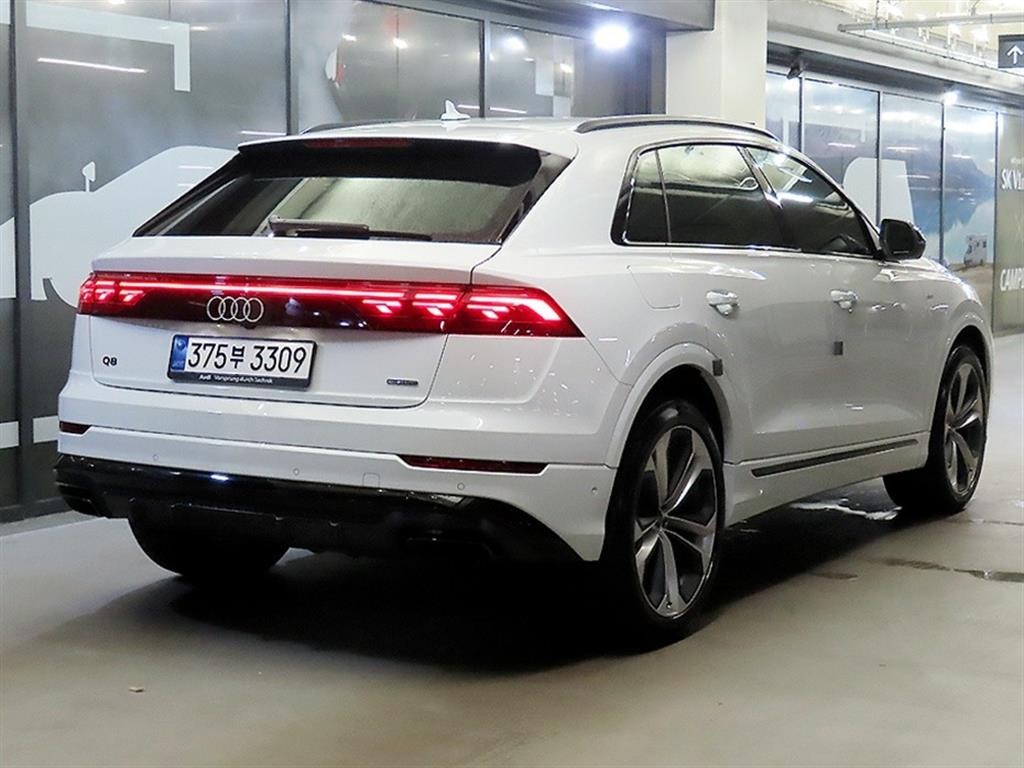 아우디 Q8 55 TFSI 콰트로 프리미엄 이미지 4