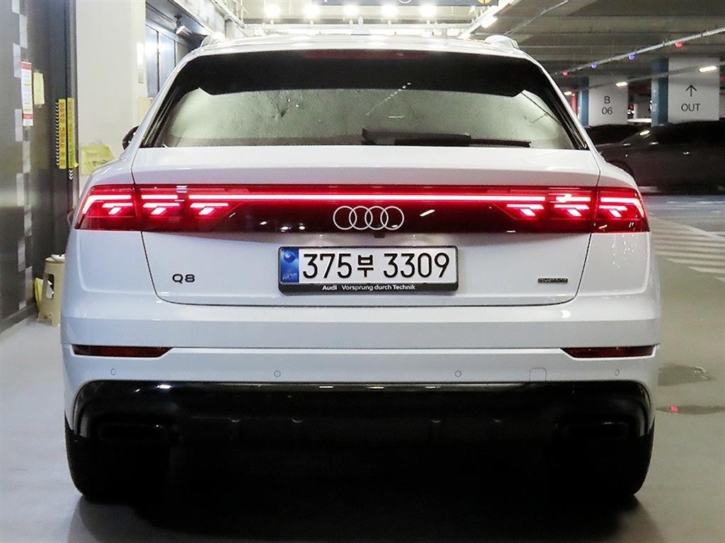 아우디 Q8 55 TFSI 콰트로 프리미엄 이미지 5
