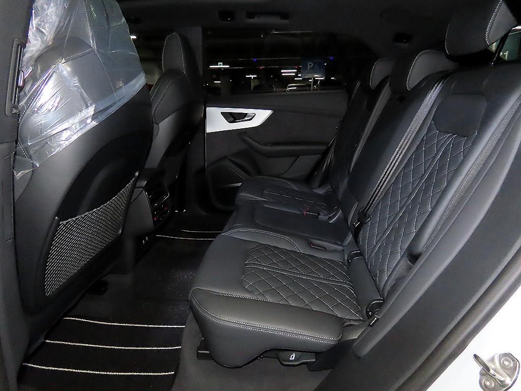 아우디 Q8 55 TFSI 콰트로 프리미엄 이미지 7