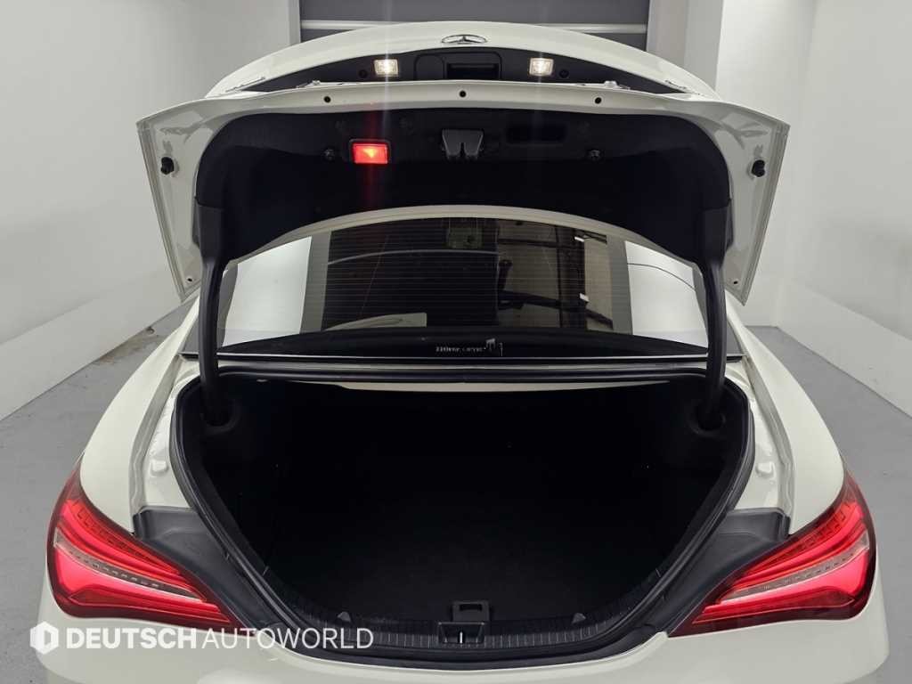 벤츠 CLA 클래스 CLA클래스 CLA 45 AMG 4MATIC 이미지 19