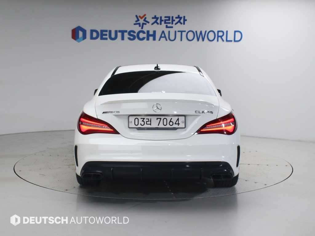 벤츠 CLA 클래스 CLA클래스 CLA 45 AMG 4MATIC 이미지 4
