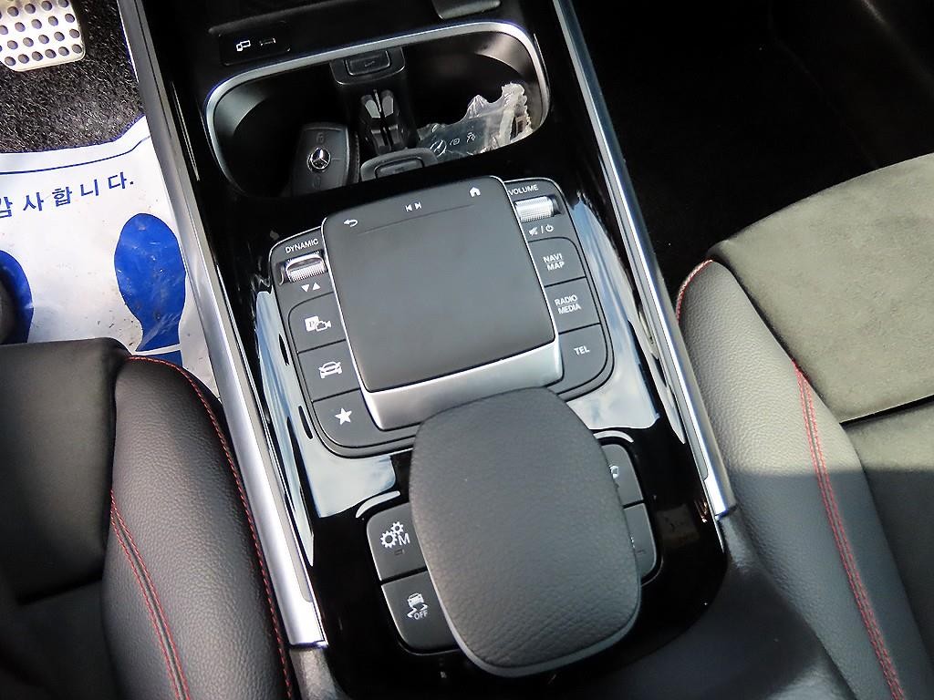 벤츠 GLA 클래스 GLA클래스 H247 GLA45 AMG 4MATIC + 이미지 12
