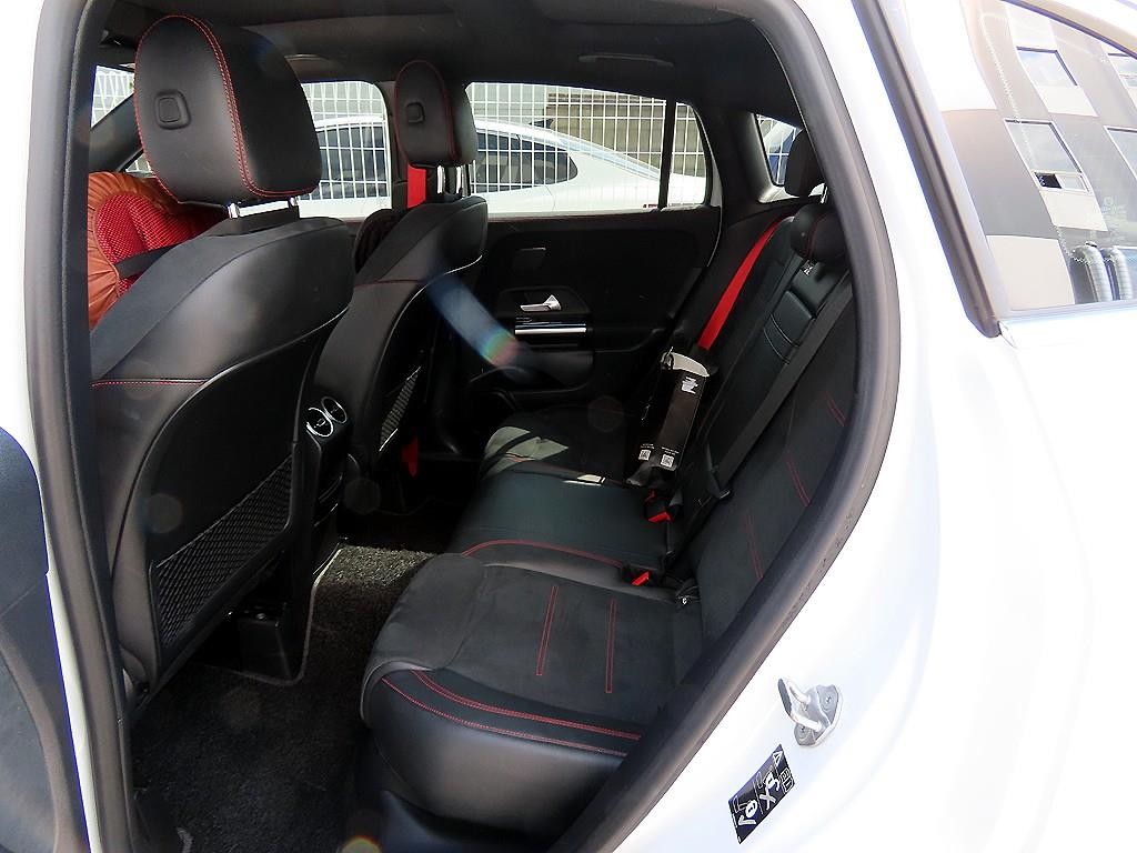 벤츠 GLA 클래스 GLA클래스 H247 GLA45 AMG 4MATIC + 이미지 6