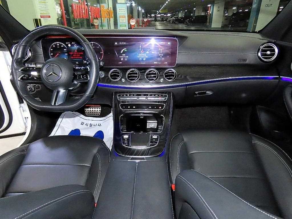 벤츠 E 클래스 E-클래스 W213 E220d 4MATIC AMG라인 이미지 10