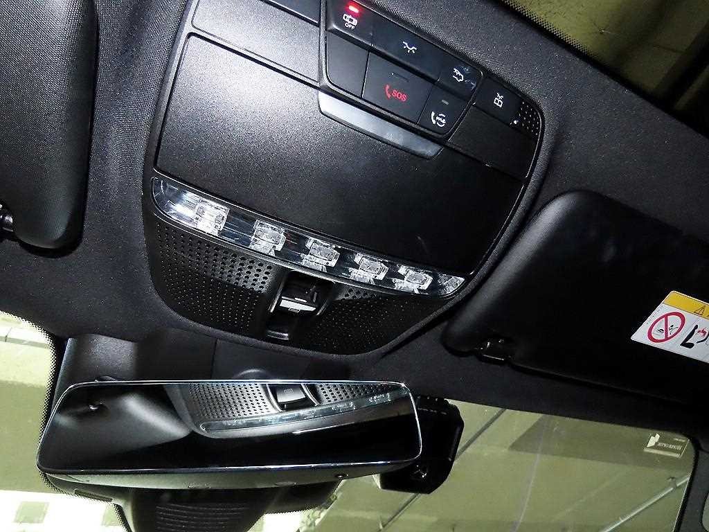 벤츠 E 클래스 E-클래스 W213 E220d 4MATIC AMG라인 이미지 16