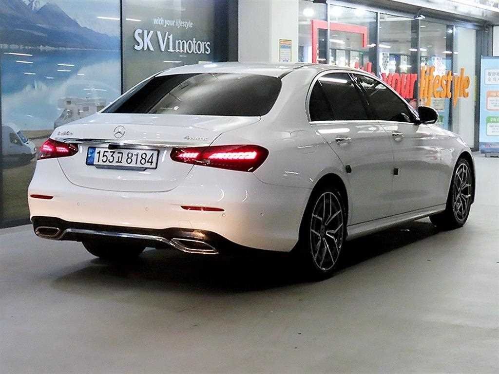 벤츠 E 클래스 E-클래스 W213 E220d 4MATIC AMG라인 이미지 4