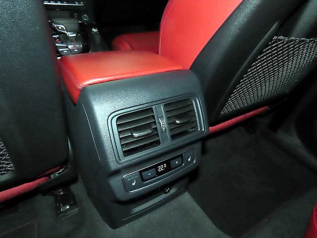아우디 SQ5 SQ5 (FY) 3.0 TFSI 콰트로 스포트백 이미지 14