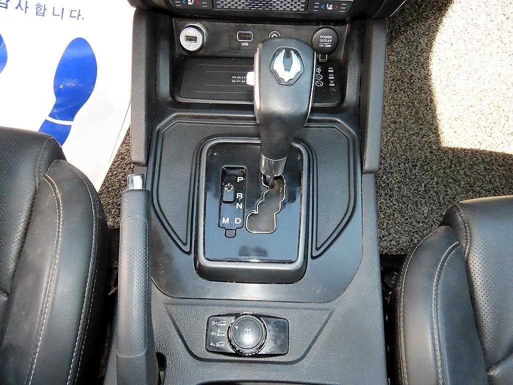 KG모빌리티(쌍용) 렉스턴 렉스턴 스포츠 칸 디젤 2.2 4WD 5링크 다이나믹 에디션 이미지 10