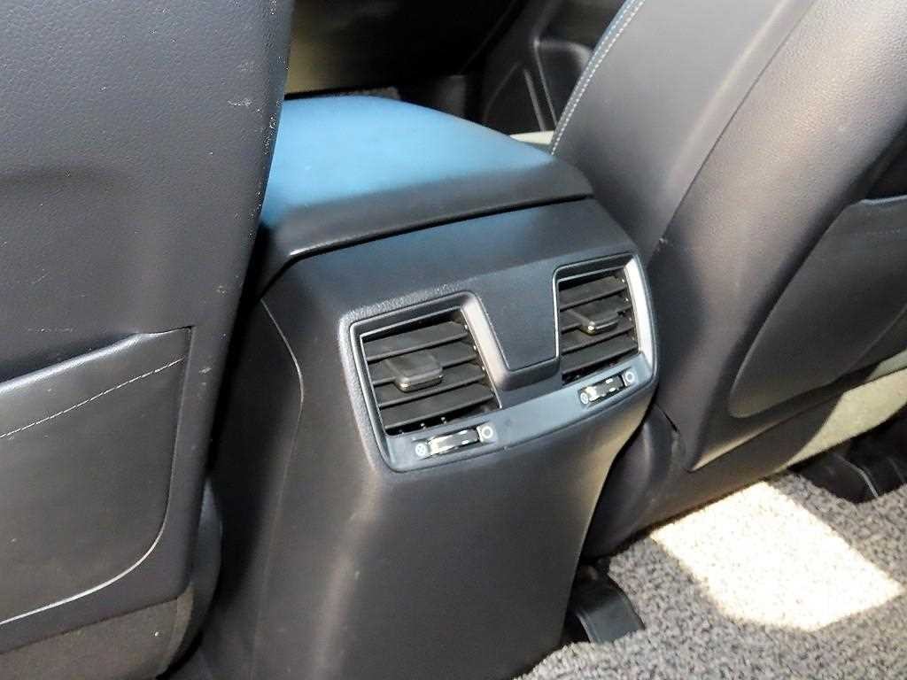 KG모빌리티(쌍용) 렉스턴 렉스턴 스포츠 칸 디젤 2.2 4WD 5링크 다이나믹 에디션 이미지 17