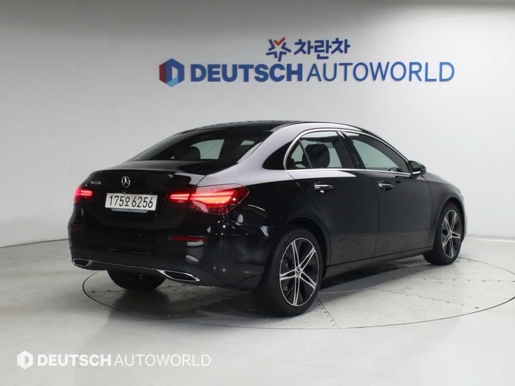 벤츠 A 클래스 A클래스 W177 A220 세단 이미지 2