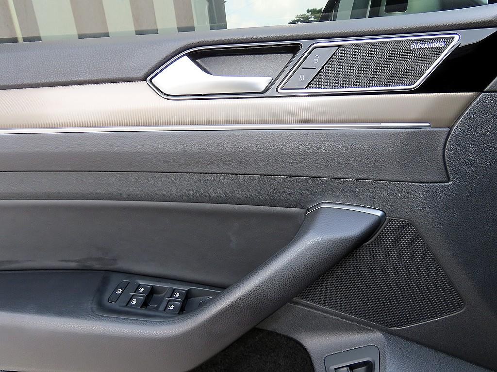폭스바겐 아테온 2.0 TDI 엘레강스 프레스티지 4모션 이미지 12
