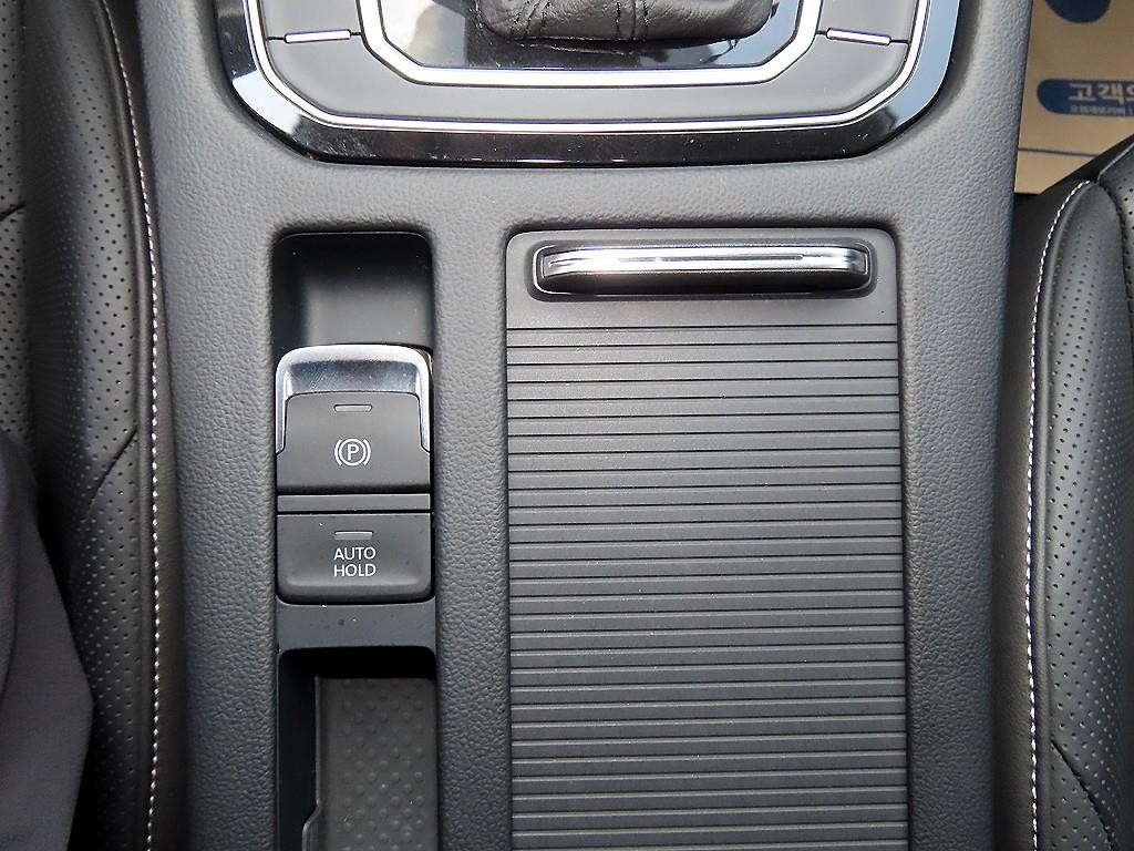 폭스바겐 아테온 2.0 TDI 엘레강스 프레스티지 4모션 이미지 13