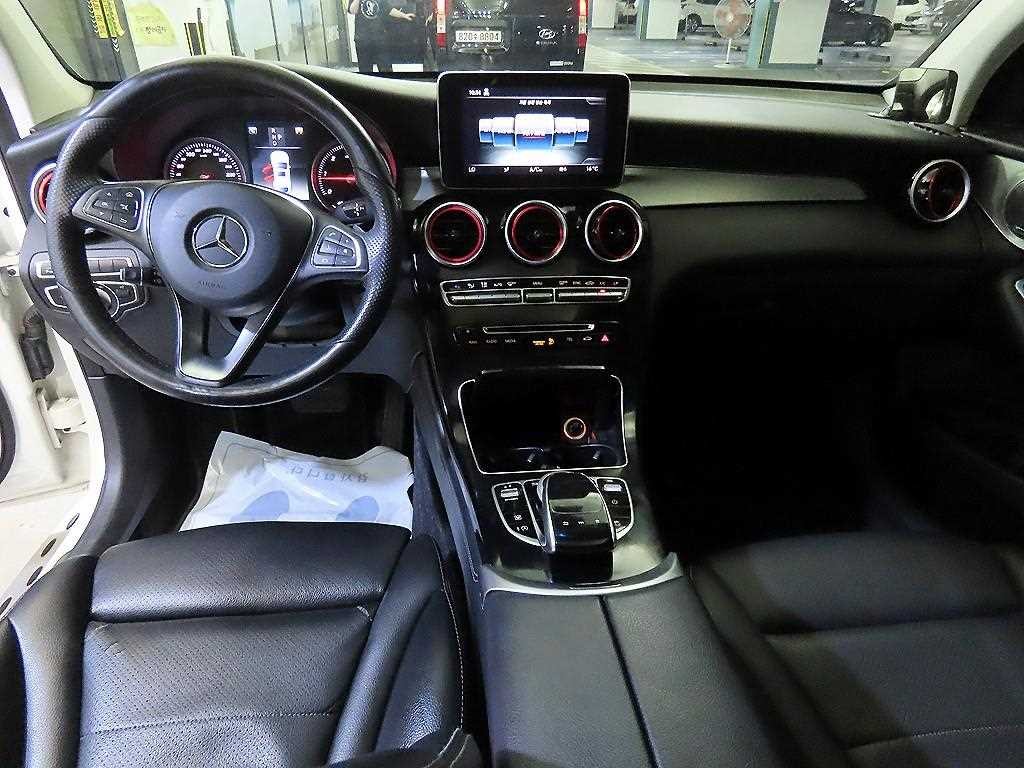 벤츠 GLC 클래스 GLC클래스 X253 GLC 220 d 4MATIC 쿠페 이미지 10