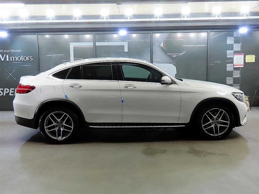 벤츠 GLC 클래스 GLC클래스 X253 GLC 220 d 4MATIC 쿠페 이미지 3