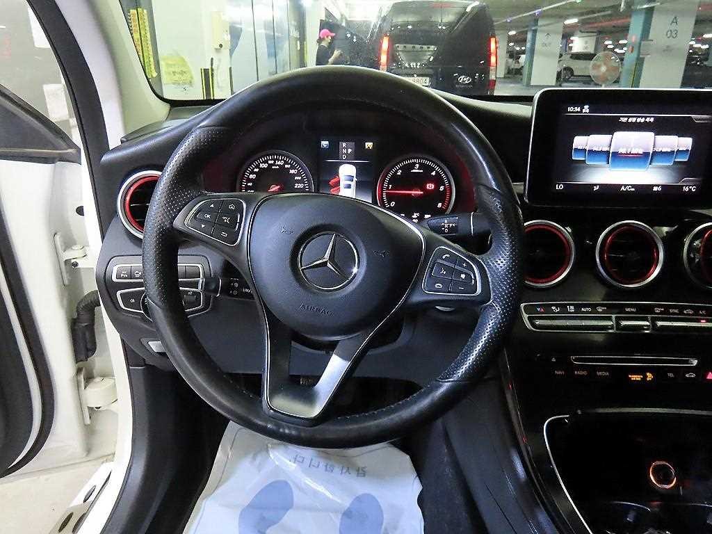벤츠 GLC 클래스 GLC클래스 X253 GLC 220 d 4MATIC 쿠페 이미지 8