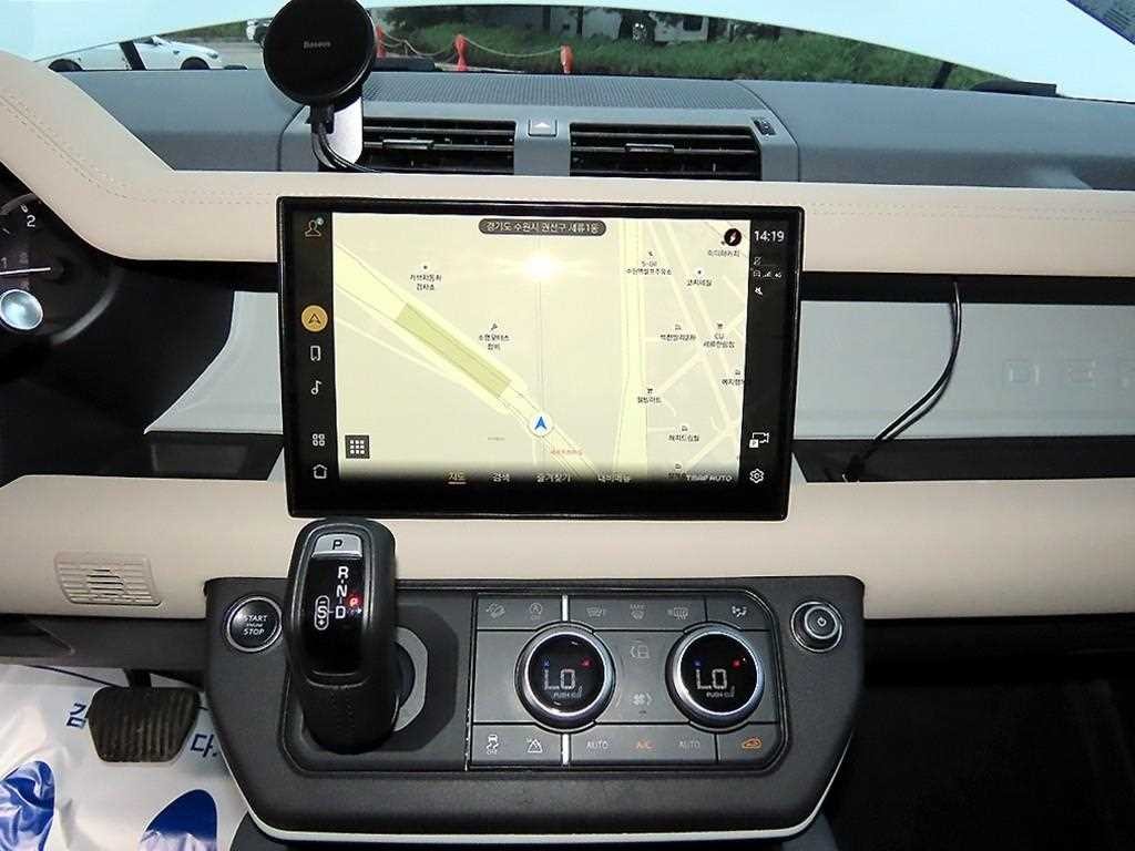랜드로버 디펜더 디펜더 (L663) 90 D250 SE 이미지 13