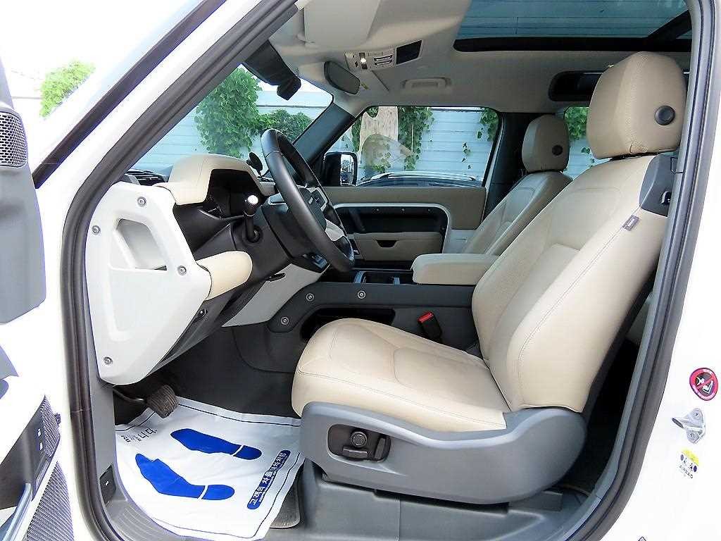 랜드로버 디펜더 디펜더 (L663) 90 D250 SE 이미지 6