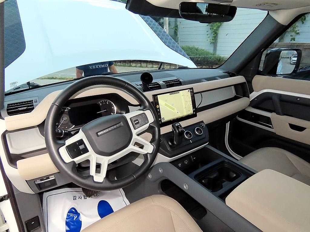 랜드로버 디펜더 디펜더 (L663) 90 D250 SE 이미지 8
