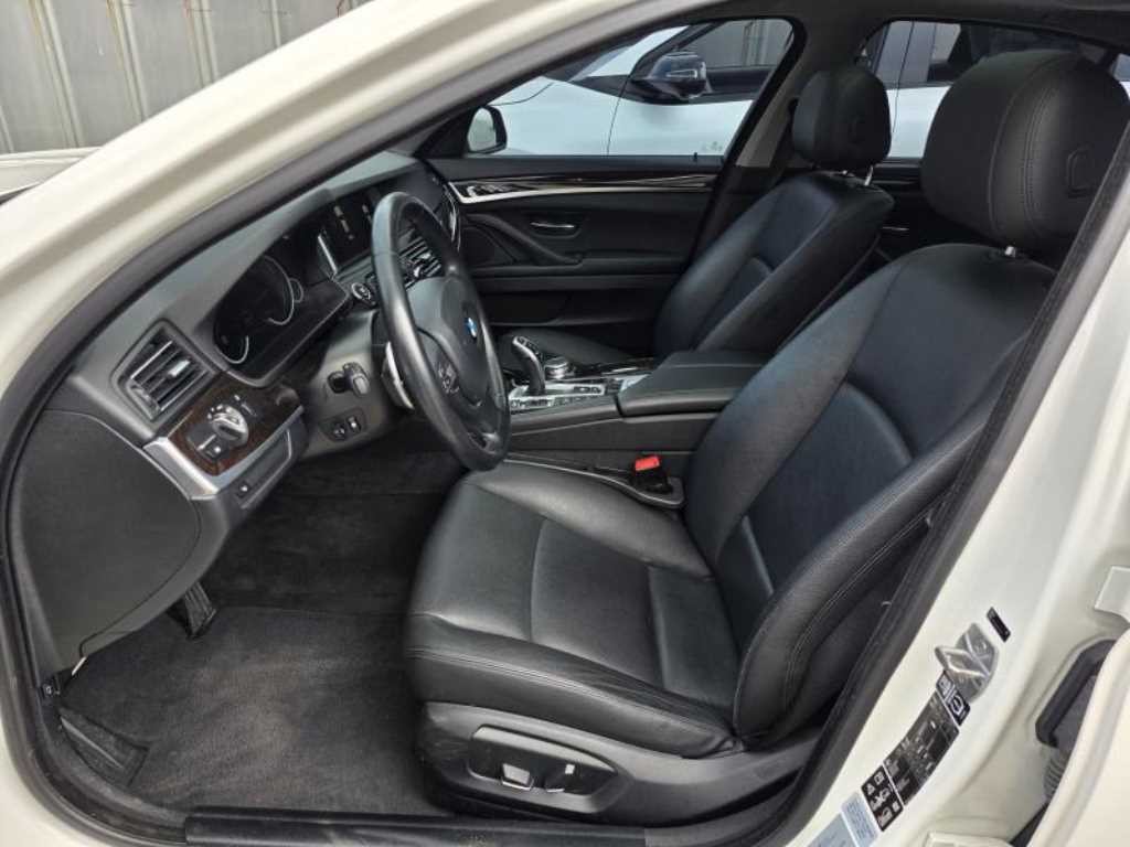 BMW 5시리즈 5시리즈 (F10) 528i xDrive 이미지 3