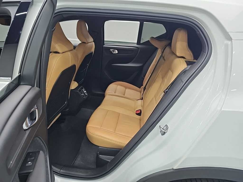 볼보 XC40 B4 AWD 인스크립션 이미지 12