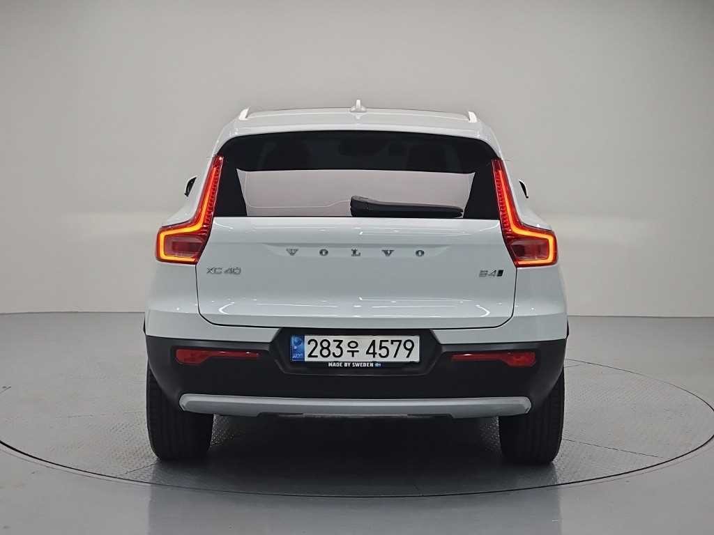 볼보 XC40 B4 AWD 인스크립션 이미지 3