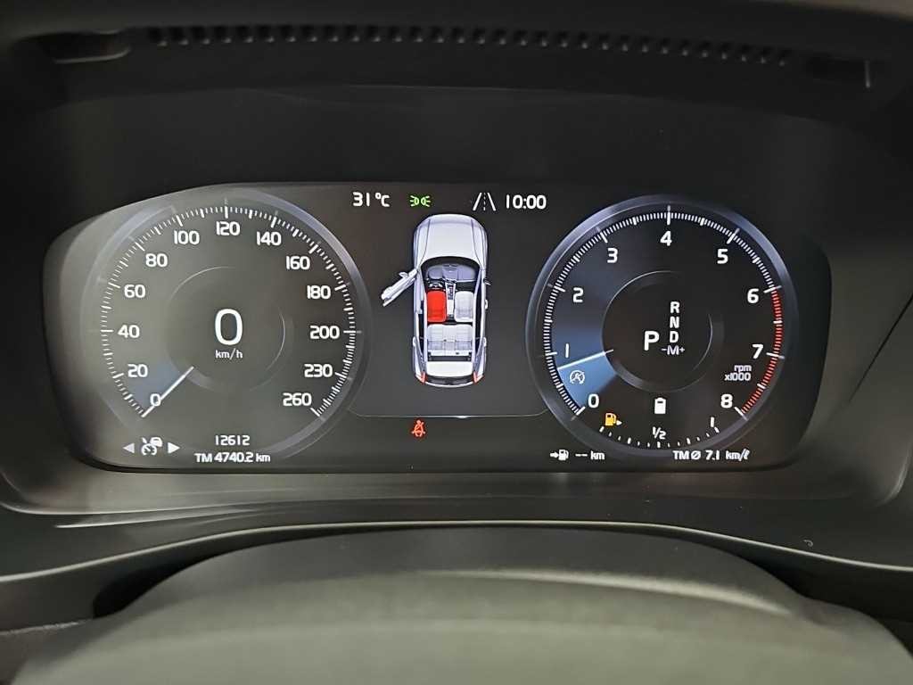 볼보 XC40 B4 AWD 인스크립션 이미지 6