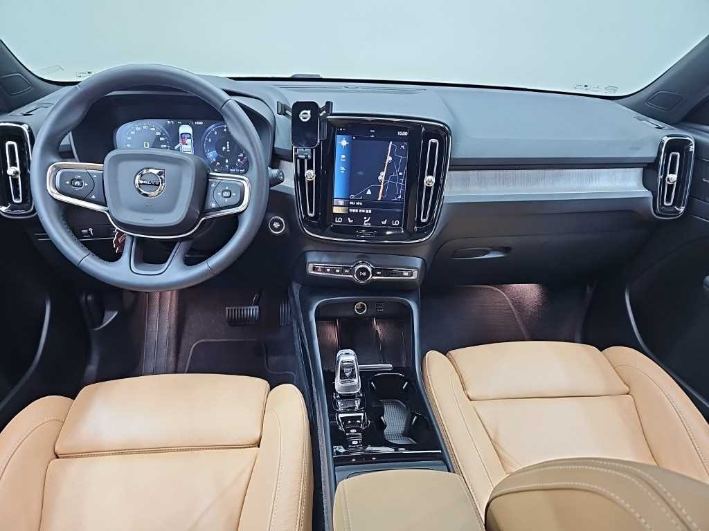 볼보 XC40 B4 AWD 인스크립션 이미지 7