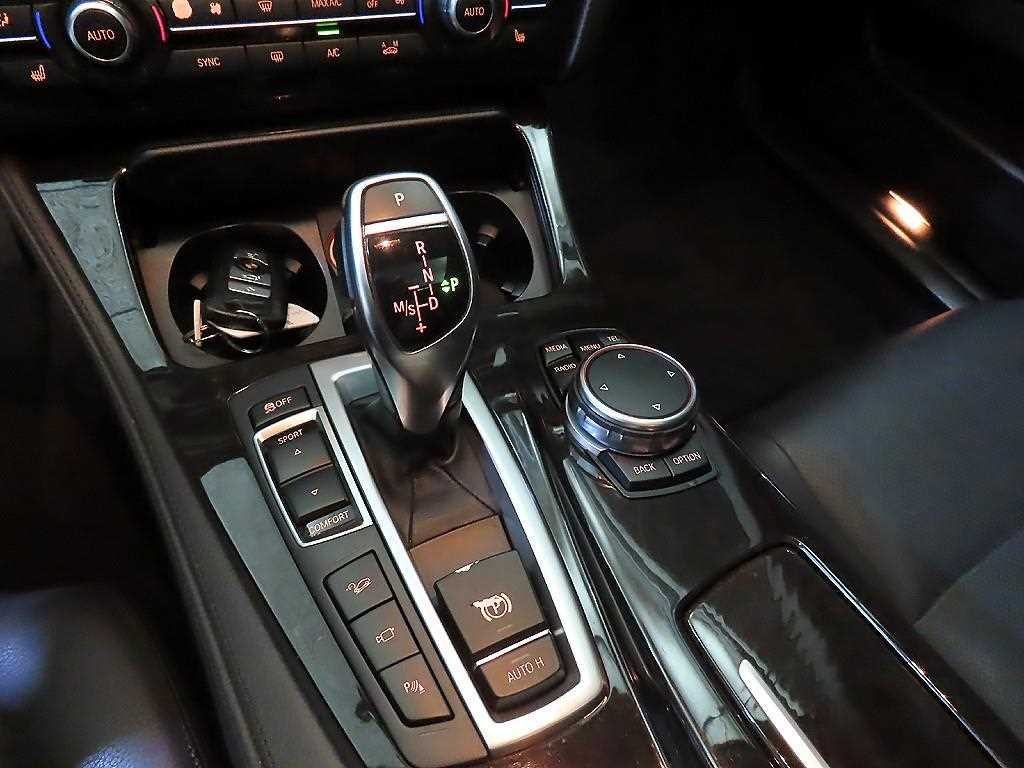 BMW 5시리즈 5시리즈 (F10) 528i xDrive 이미지 12