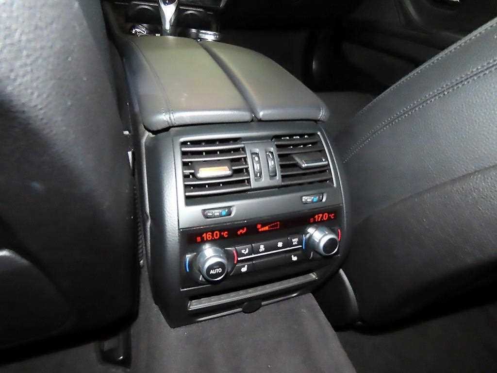 BMW 5시리즈 5시리즈 (F10) 528i xDrive 이미지 15