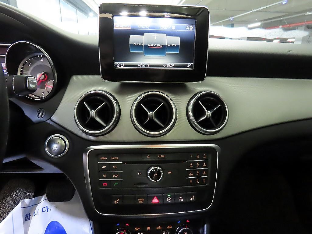 벤츠 GLA 클래스 GLA클래스 X156 GLA200 D 이미지 11