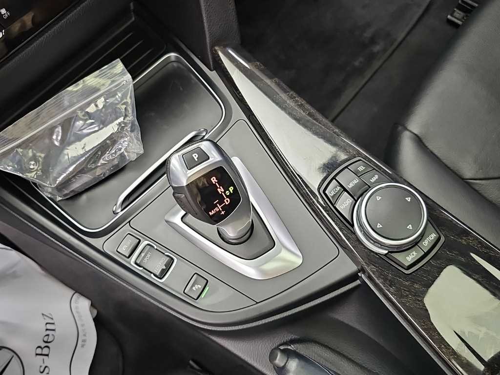 BMW 3시리즈 3시리즈 (F30) 320i 럭셔리 이미지 8