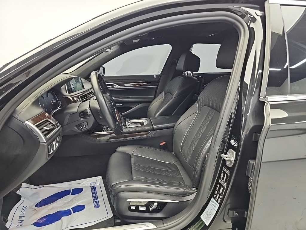 BMW 7시리즈 7시리즈 (G11) 750i xDrive 이미지 11