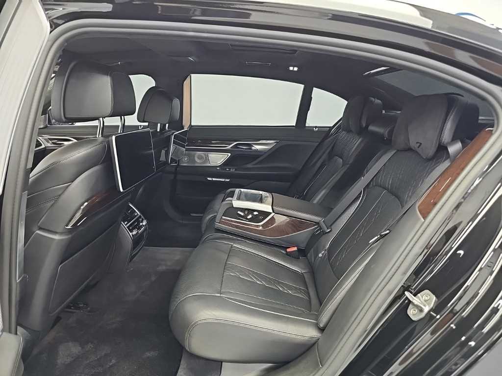 BMW 7시리즈 7시리즈 (G11) 750i xDrive 이미지 12