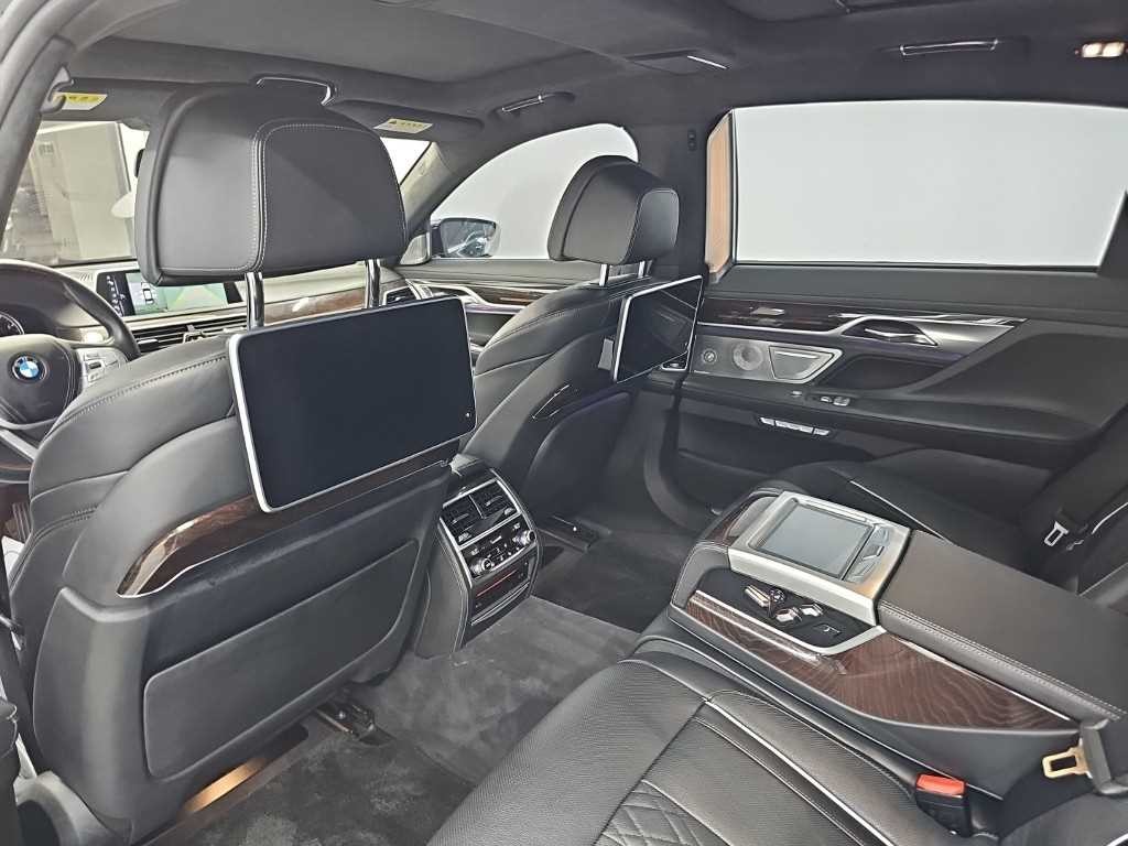 BMW 7시리즈 7시리즈 (G11) 750i xDrive 이미지 16
